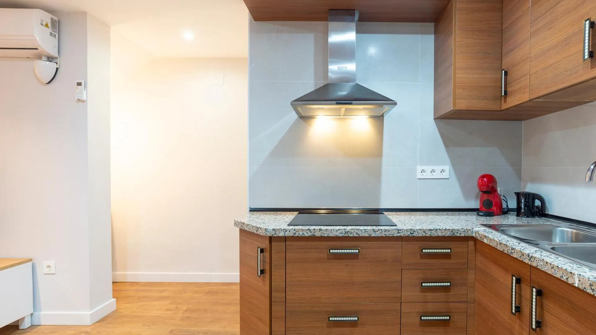 Colina Beach By Ele Apartments Torremolinos 0*,