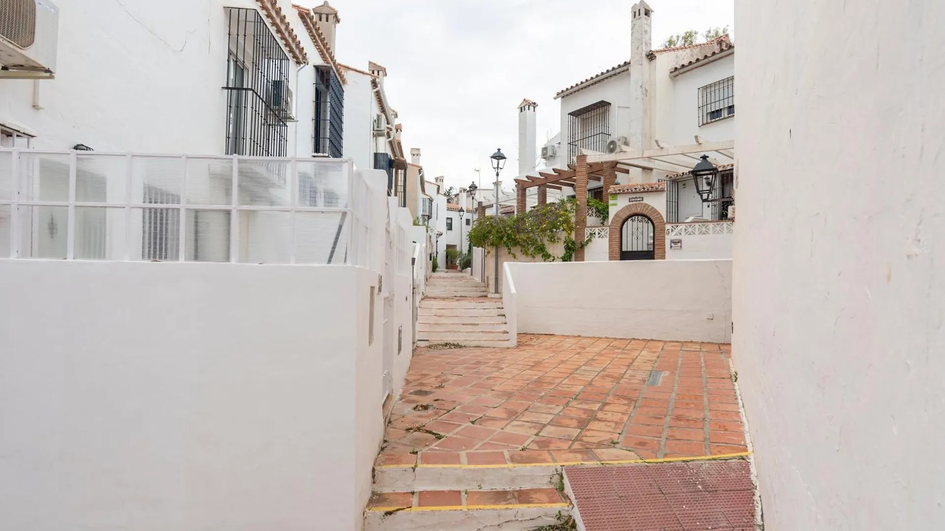 Colina Beach By Ele Apartments Torremolinos 0*,