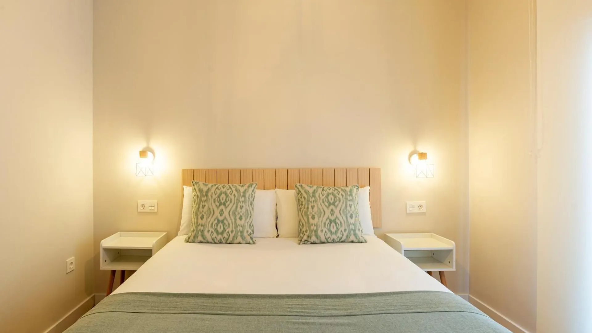 Colina Beach By Ele Apartments Torremolinos Spain
