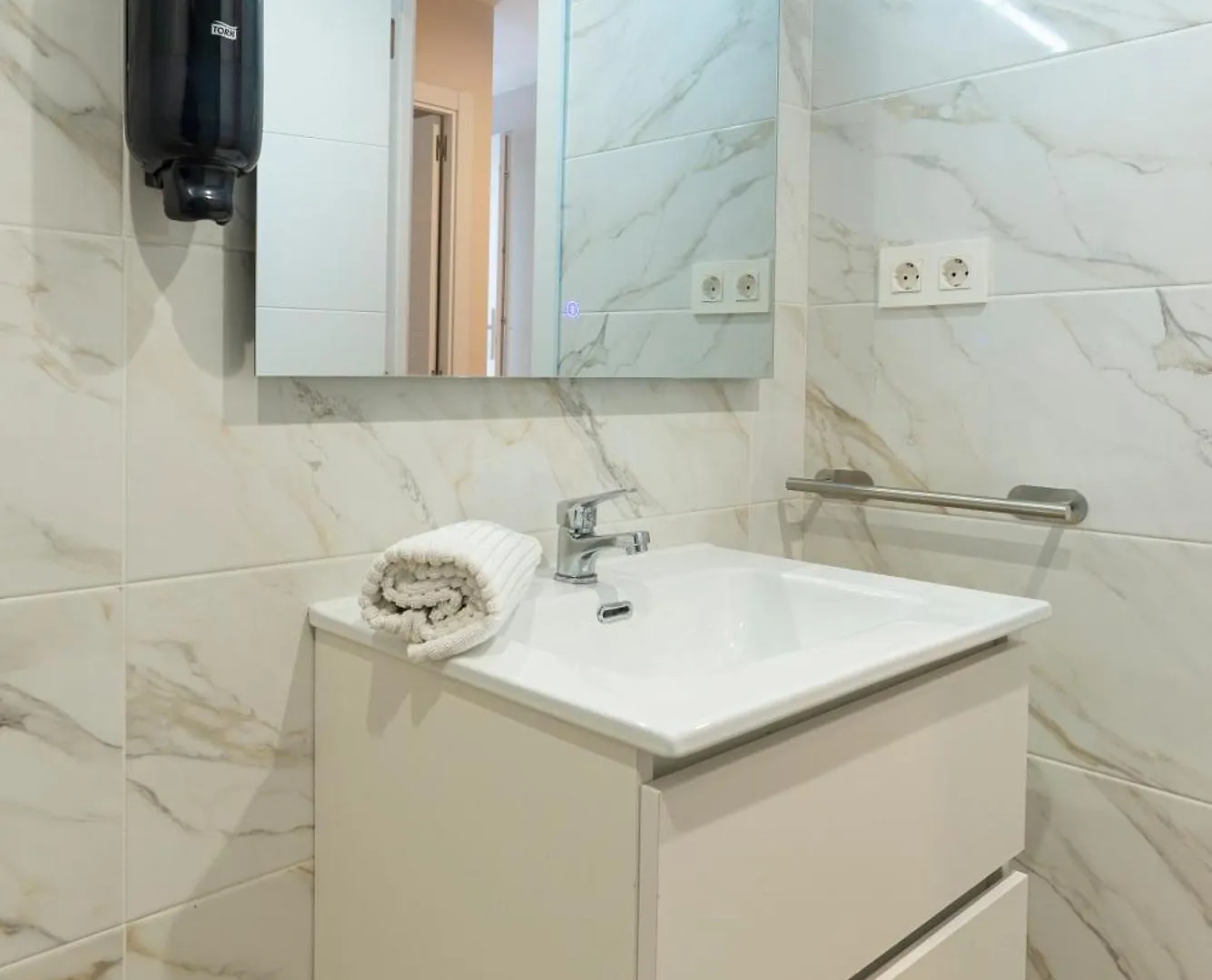Colina Beach By Ele Apartments Torremolinos