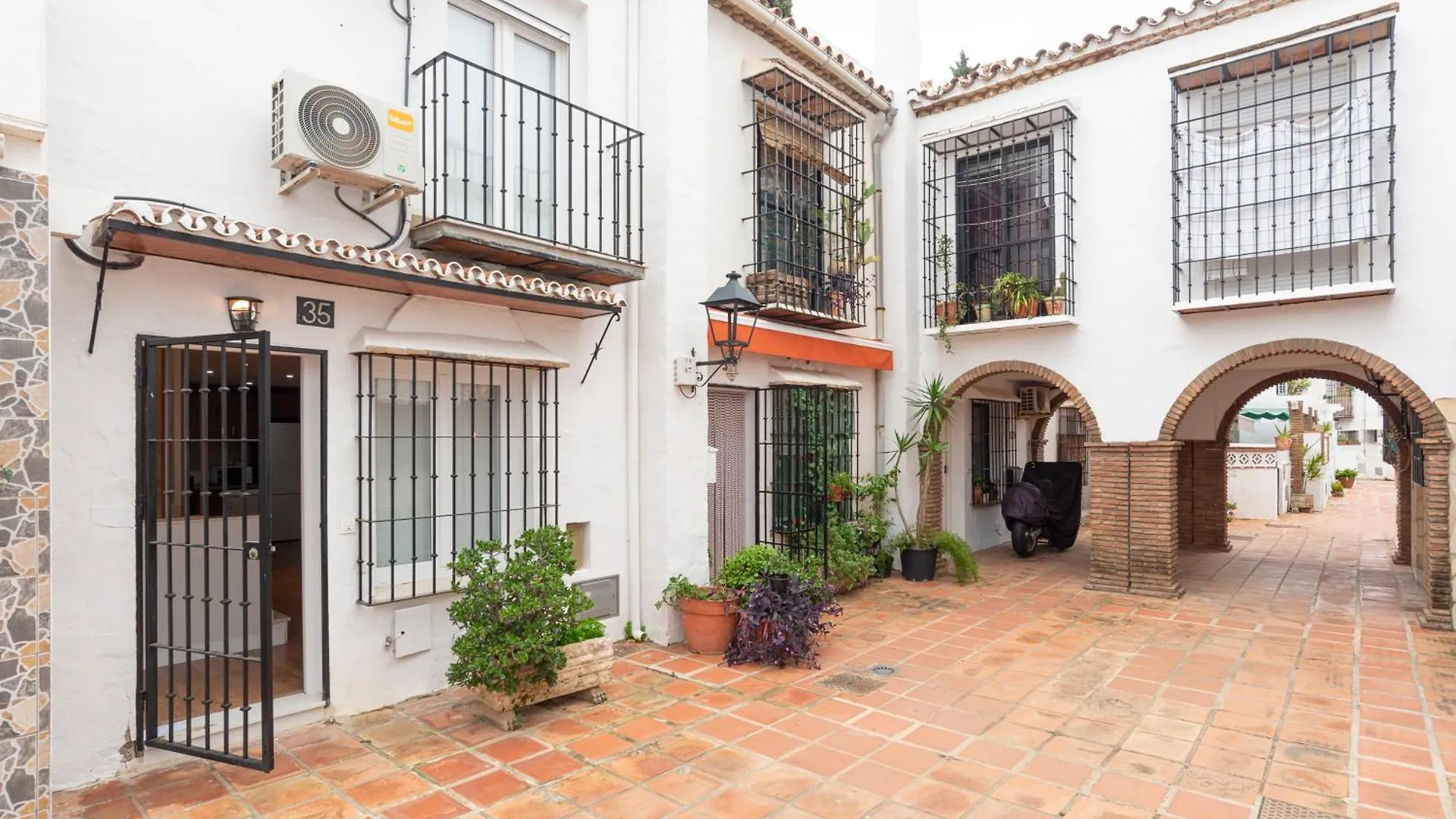 Colina Beach By Ele Apartments Torremolinos 0*,  Spain